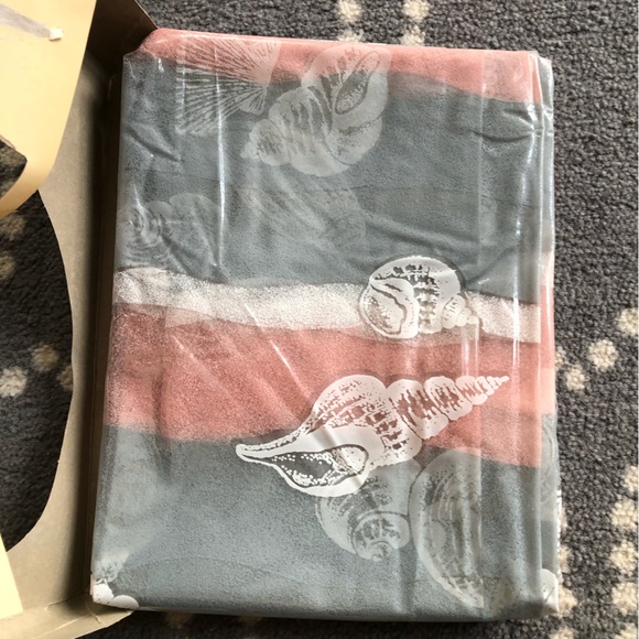 (Ex-cel) Vintage Seashell Shower Curtain - NEW IN BOX! - Picture 2 of 4